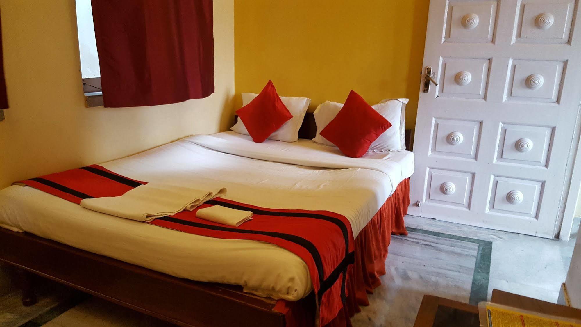 New Hotel White Palace Kalkutta Exterior foto