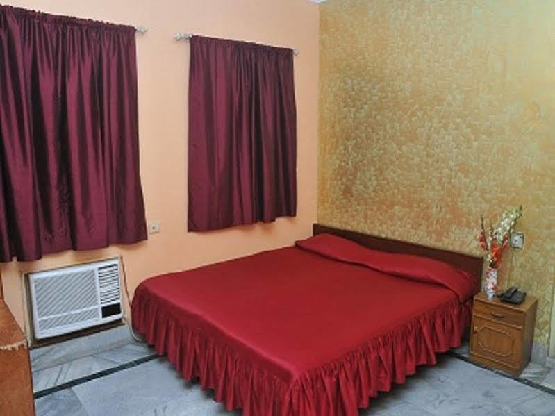 New Hotel White Palace Kalkutta Exterior foto