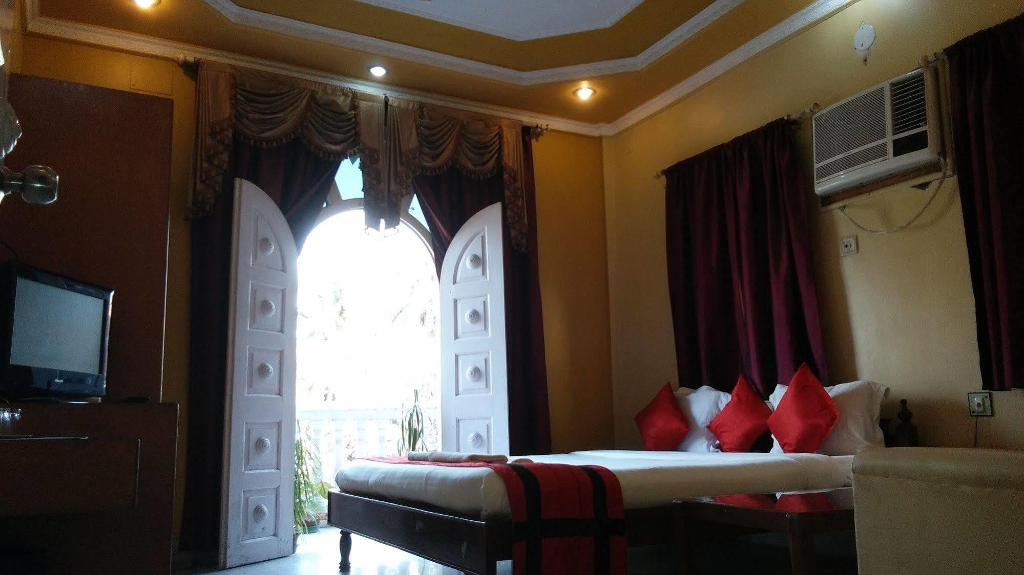 New Hotel White Palace Kalkutta Exterior foto